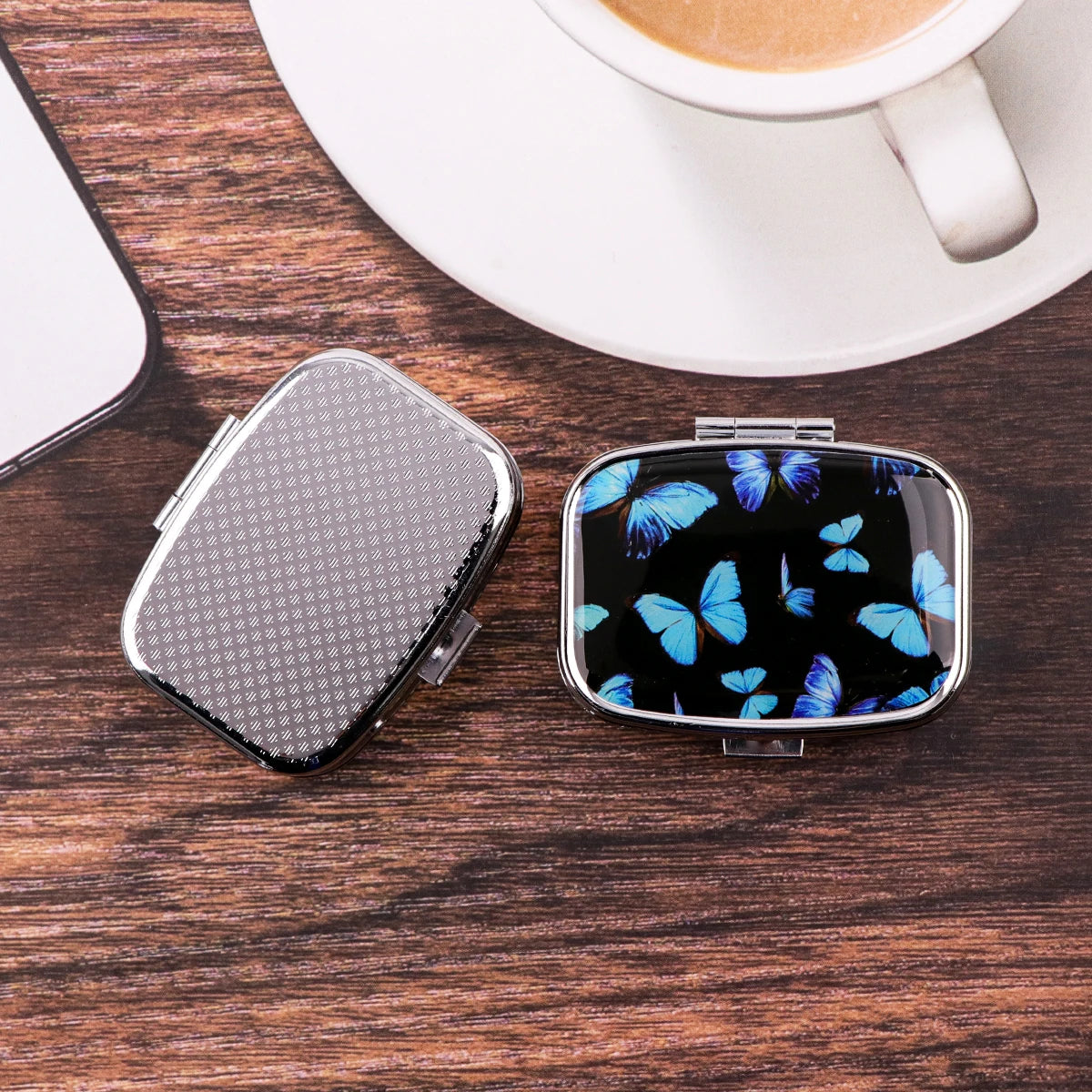 Cute Cats Pill Box Divided Metal Square Animals Tiger Birds Pill Box Travel Portable Medicine Case